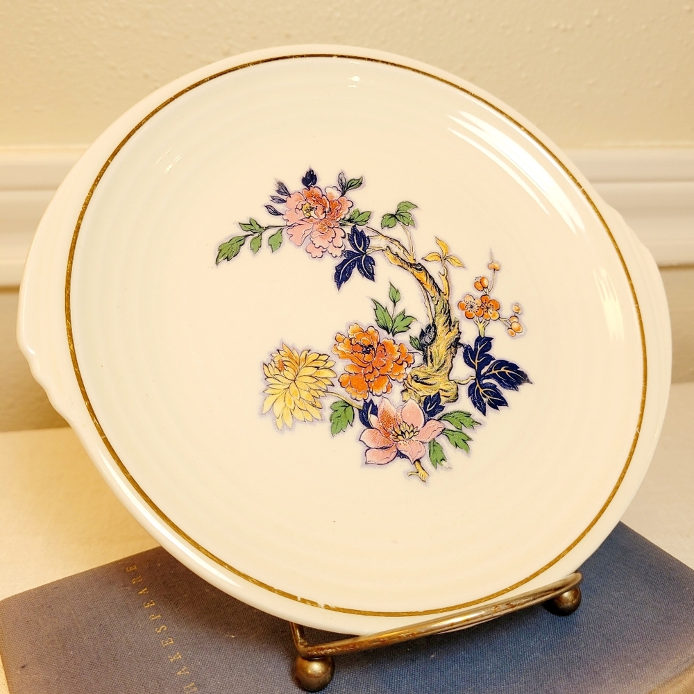 5 vinatge Edwin Knowles China Co. Yorktown shape, Victoria chop plates
